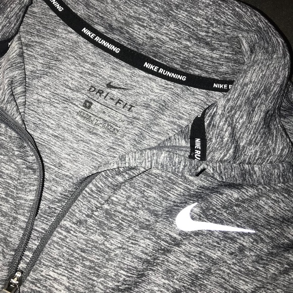 Dry fit Nike pullover - Picture 4 of 5